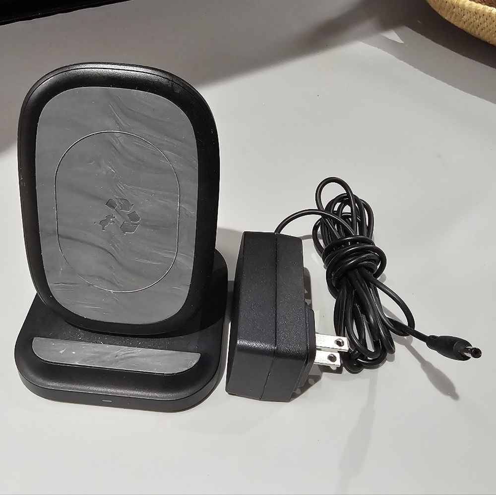 Nimble (15W) Apollo Stand Fast Charging Wireless Stand - Black